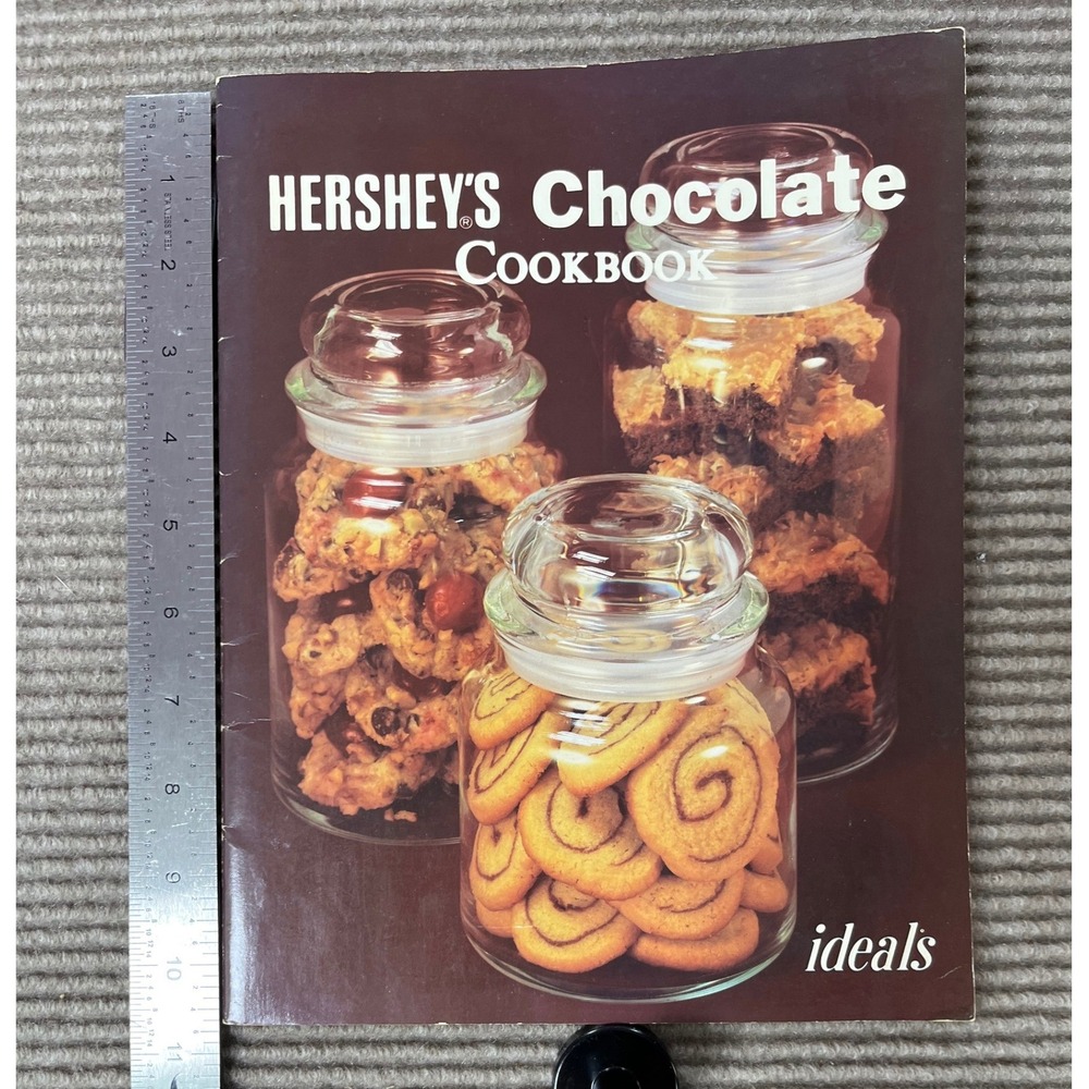 Vintage 1982 Hershey's Chocolate Cookbook Ideals Publishing Baking Recipes 80s